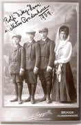 光子と三人の息子たち。真中に立つリヒャルト・栄次郎が「パン・ヨーロッパ」運動の提唱者となった。
